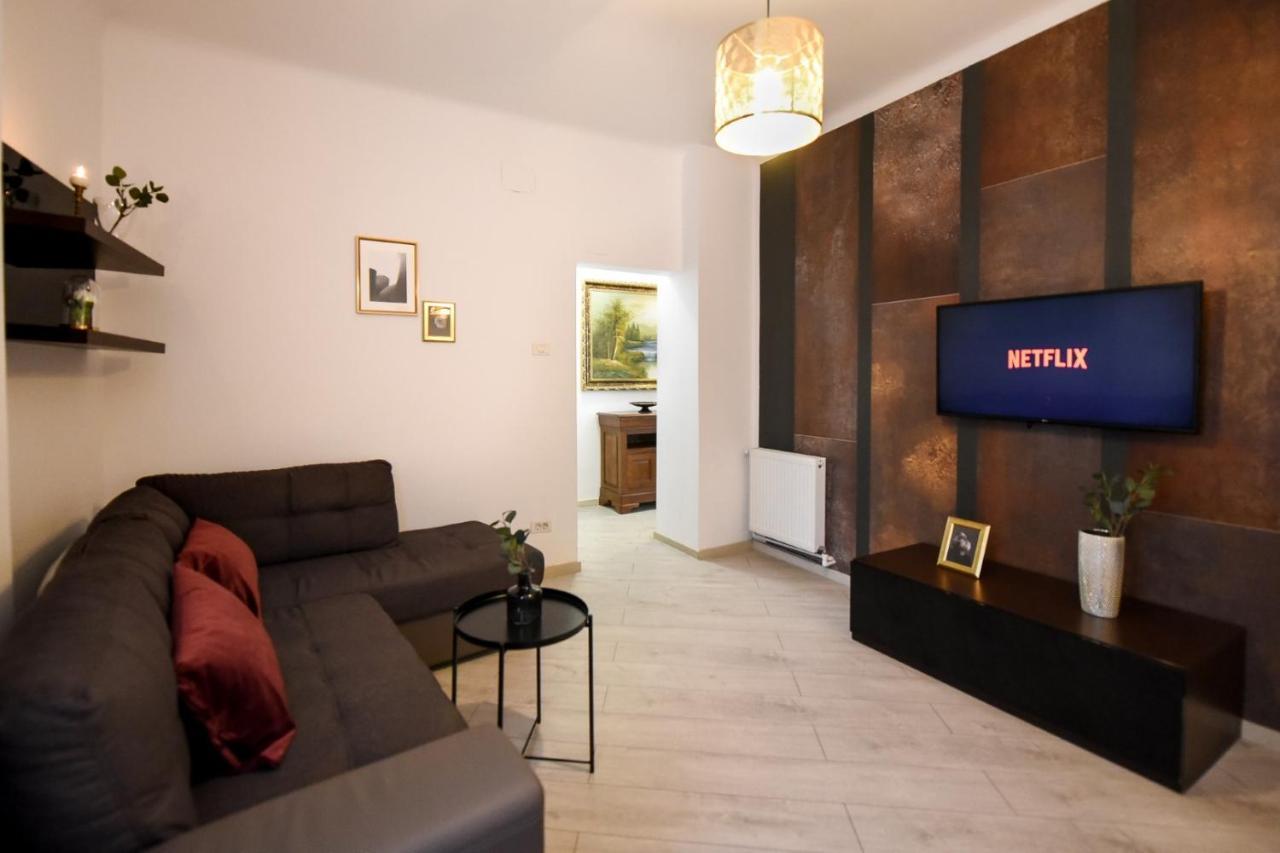 Discover Comfort: Charming & Spacious Apartment In The Old Town بوخارست المظهر الخارجي الصورة